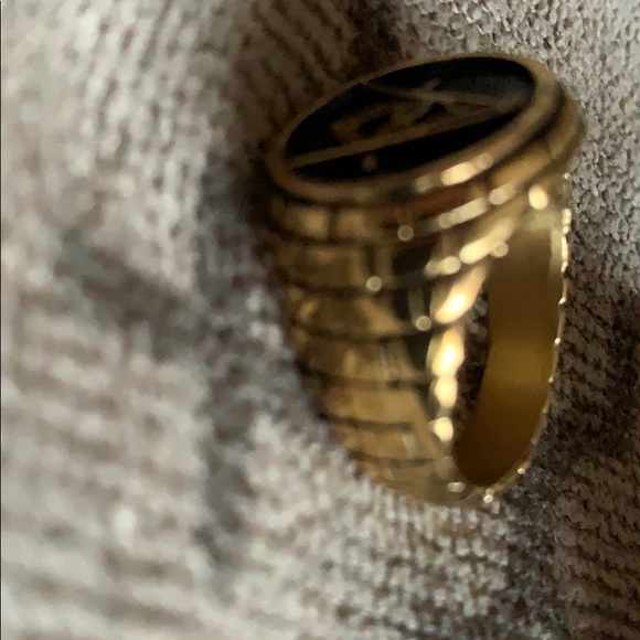 Men’s Gold ring - Picture 3 of 3